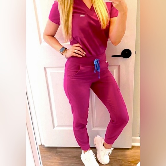 Figs Pants - FIGS 🩷 SET Zamora Jogger scrub pants & Catarina Scrub Top- in Raspberry sorbet